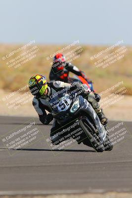 media/Oct-08-2022-SoCal Trackdays (Sat) [[1fc3beec89]]/Turn 16 (125pm)/